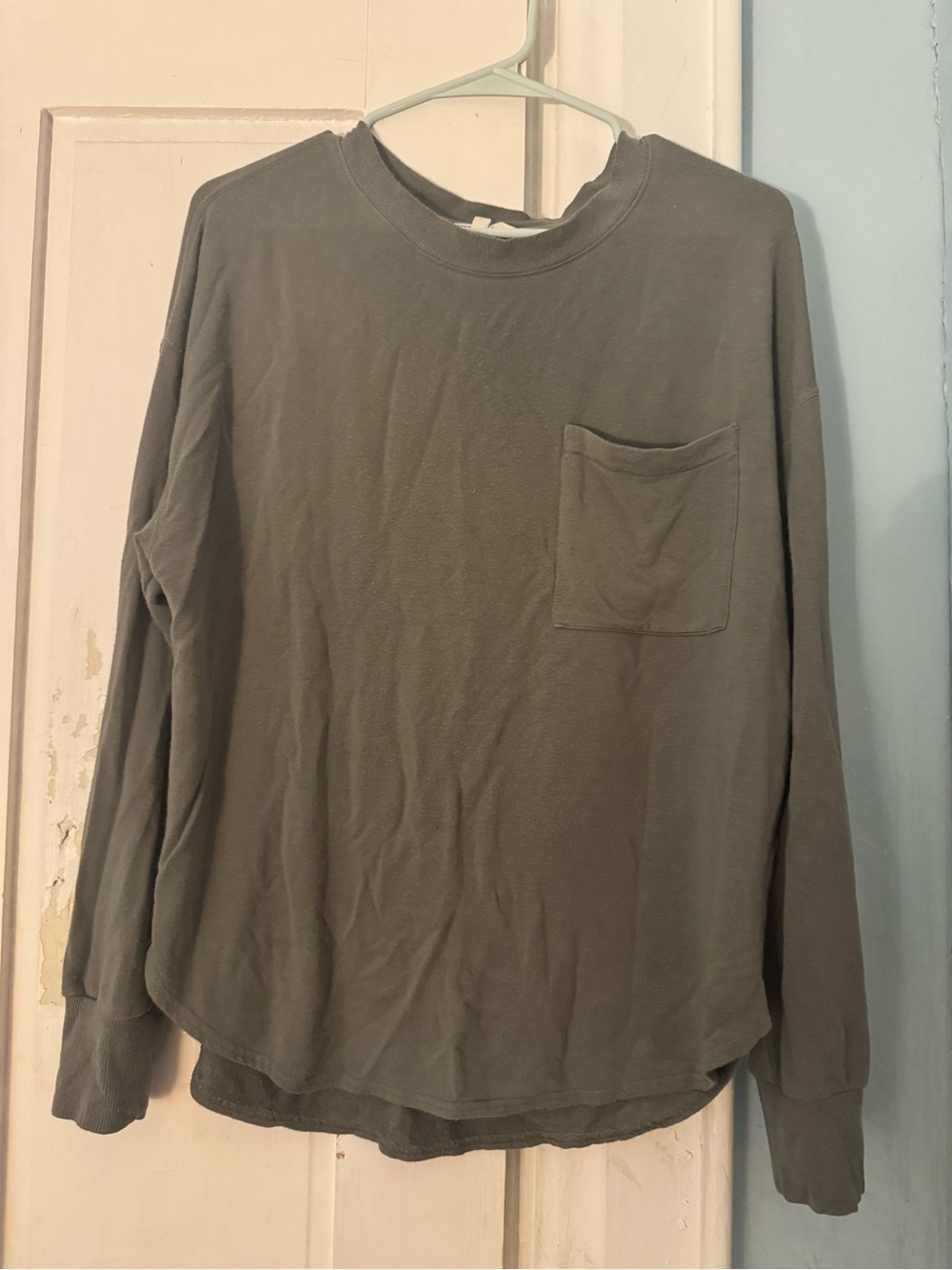 Workshop Republic Clothing Men's Crewneck Pocket Sweater - Olive